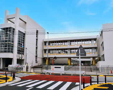 「横浜市立義務教育学校 緑園学園」の写真