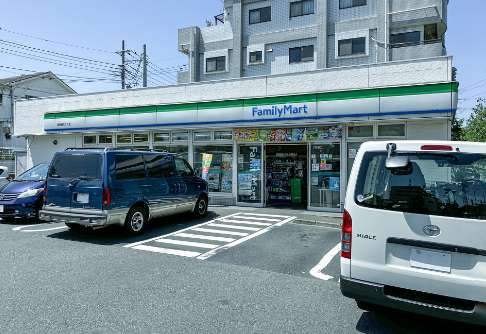 ファミリーマート 荏田南三丁目店