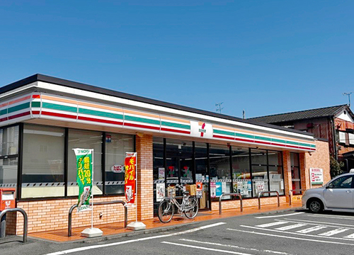 セブンイレブン 小田原鴨宮駅南店の写真