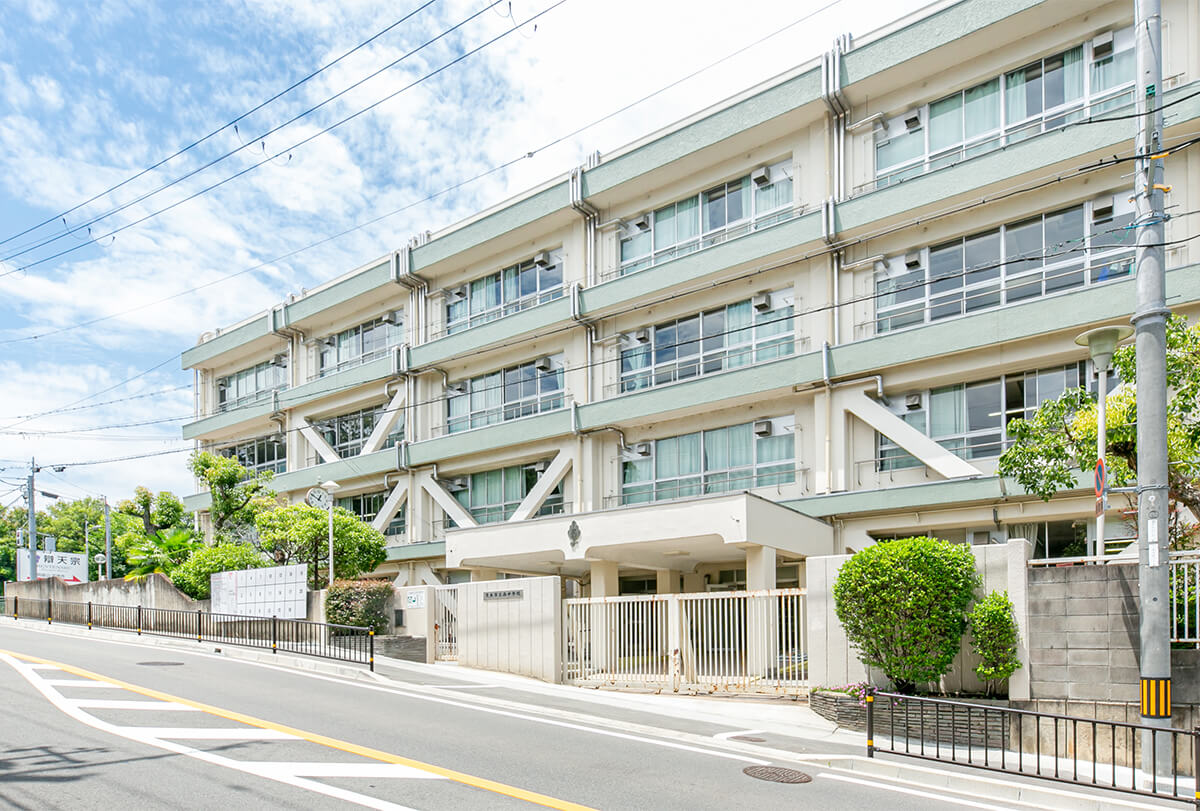 茨木市立西中学校