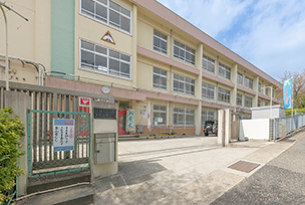 神戸市立多聞台小学校