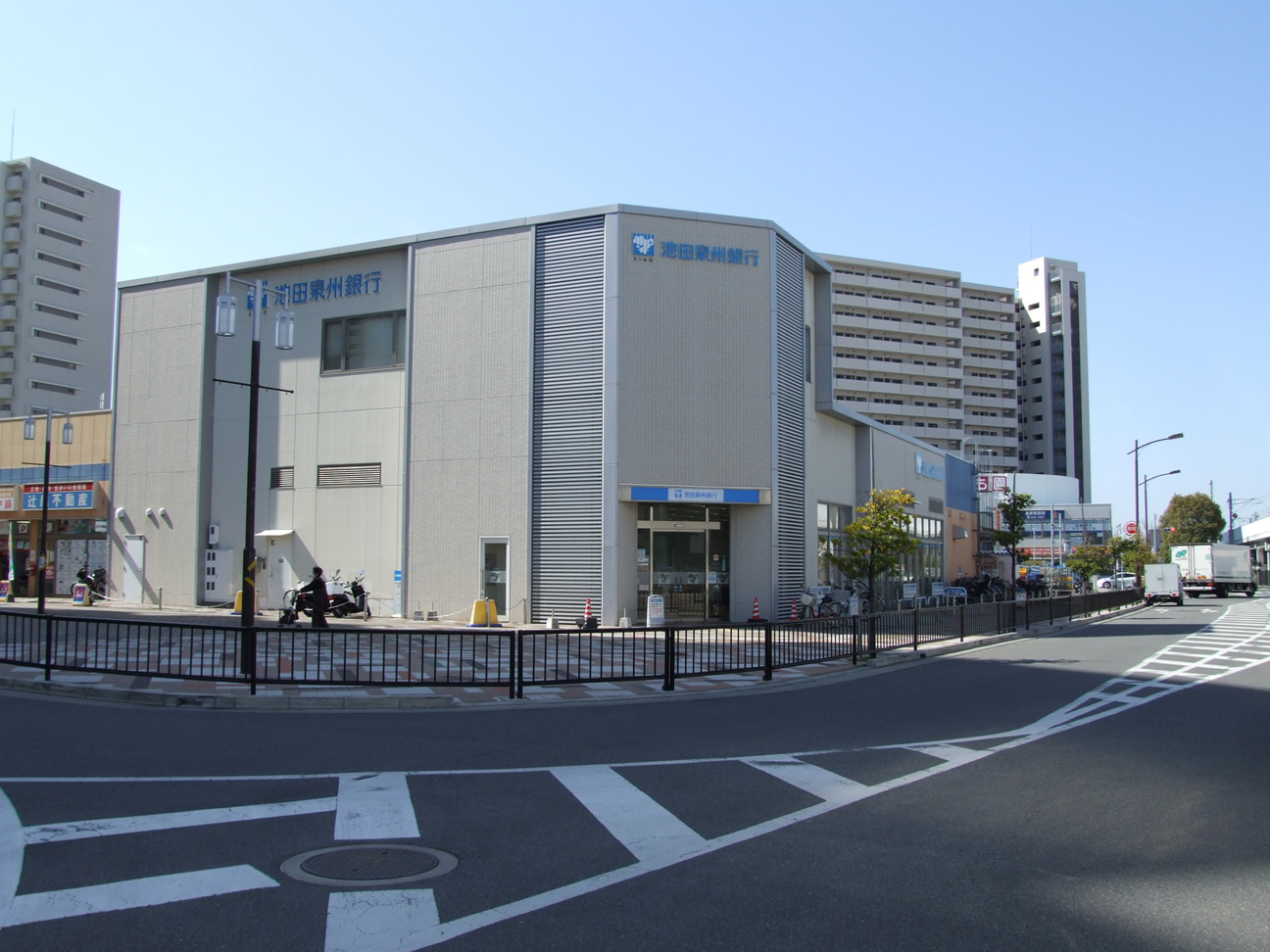 池田泉州銀行 東岸和田支店 徒歩13分～17分（約1,040m～約1,300m）