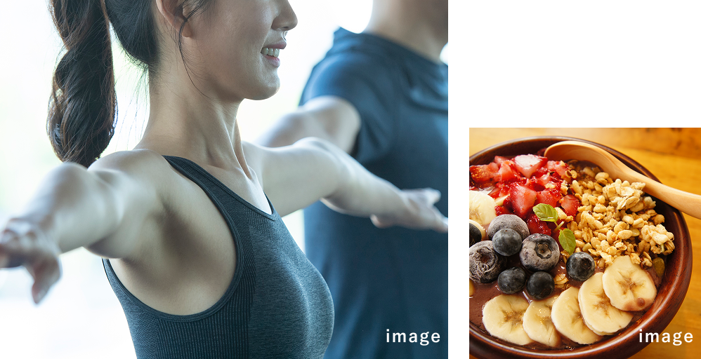 早朝のピラティスは心身ともにリラックスする時間。体を動かした後は、テラスで軽く朝食を楽しみます。