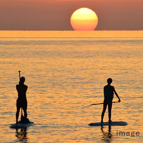 海沿いを車で走り、二見ヶ浦まで。夫婦でSUPを満喫。