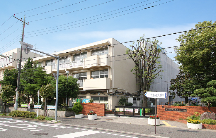 尾間木小学校　（令和4年7月21日撮影）