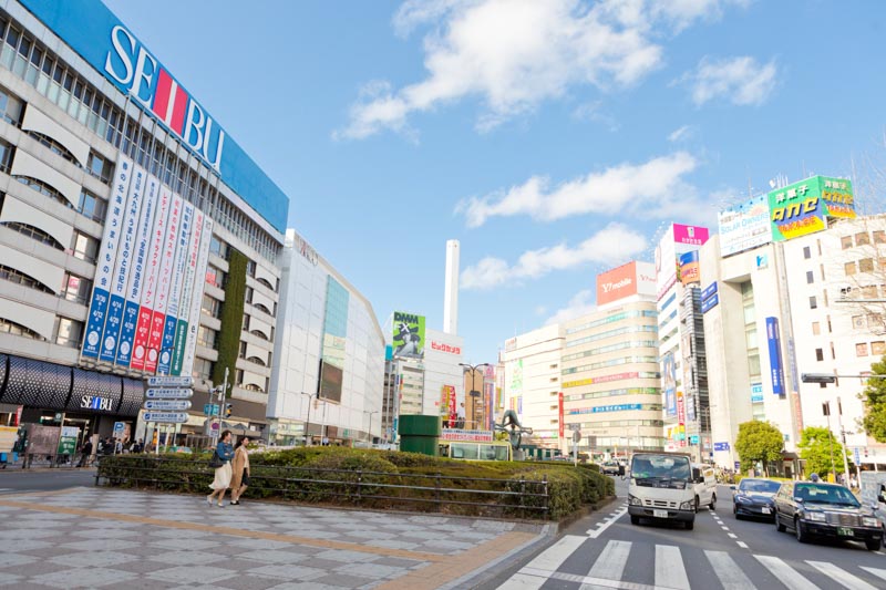 「池袋」駅前