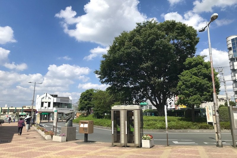 「東浦和」駅前ロータリーはクリスマスのライトアップも美しい