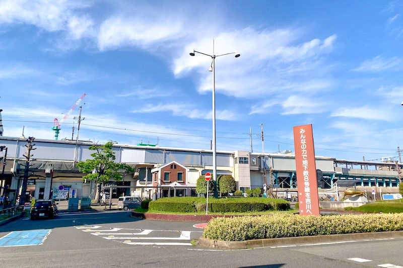 「吉川」駅前の街並み