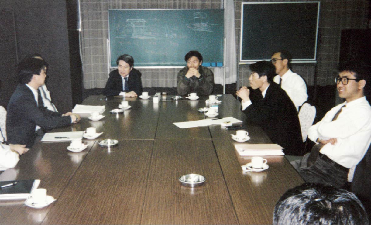 コモアしおつ開発の会議風景