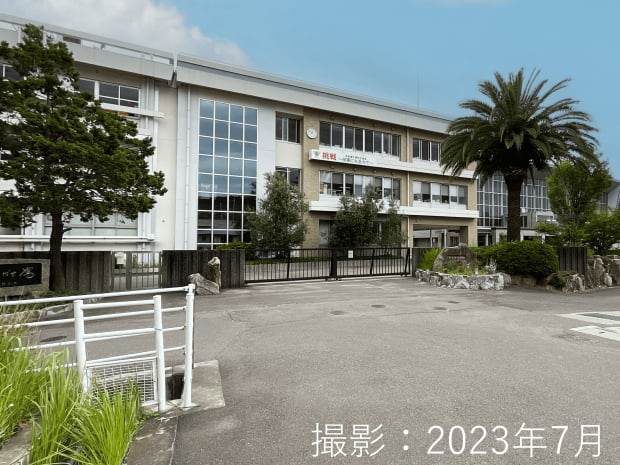 宇多津町立 宇多津中学校