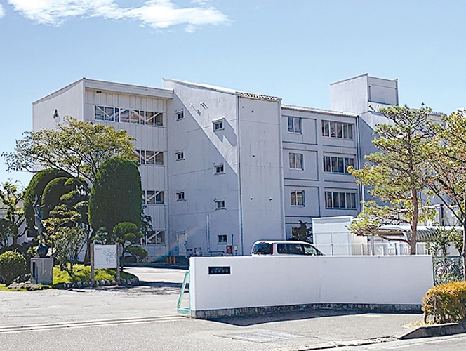 鎌田中学校