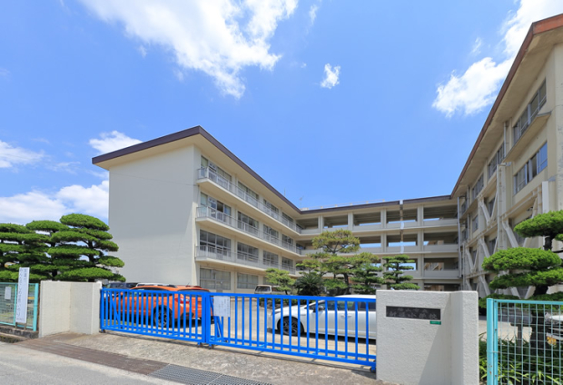 市立新涯小学校