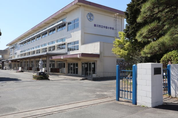 豊川市立中部小学校