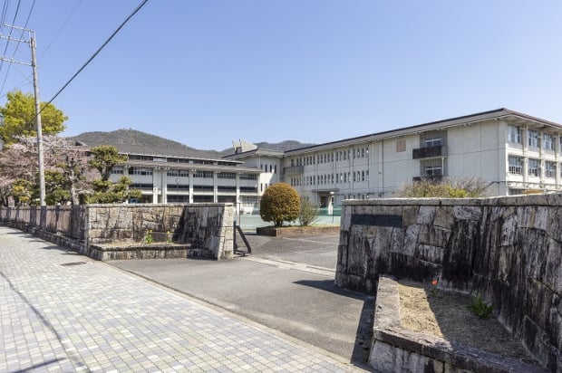 市立東長良中学校