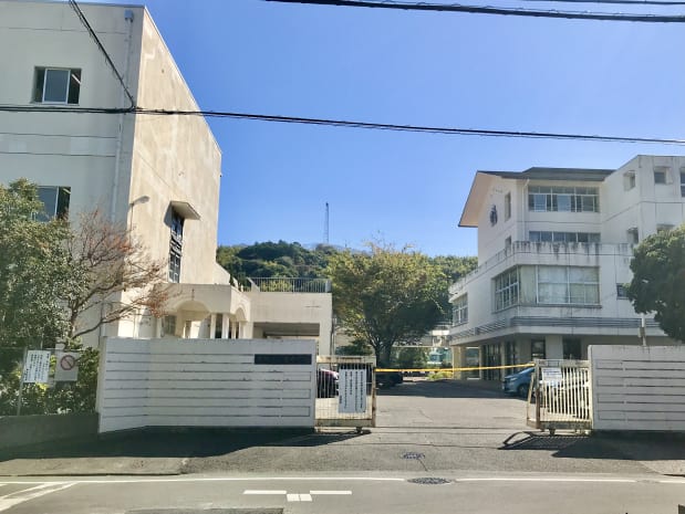 東中学校