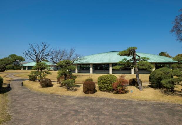 新居浜市立別子銅山記念図書館