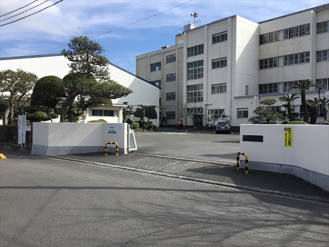 高洲中学校