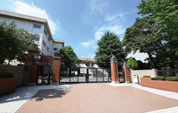 南浦和中学校