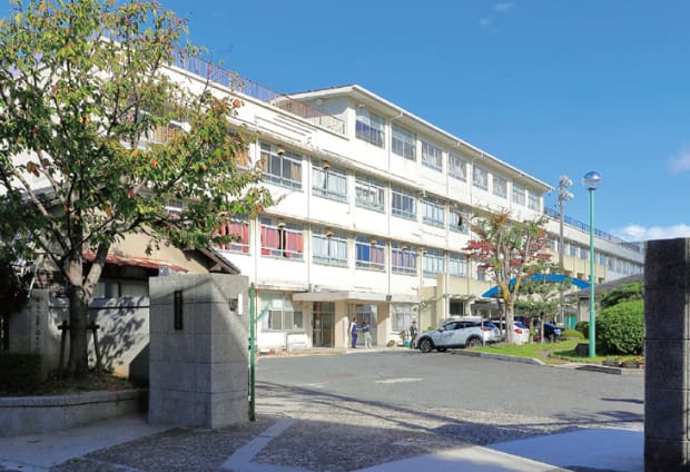 市立翠町中学校