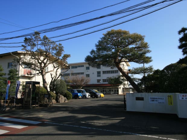 青島東小学校