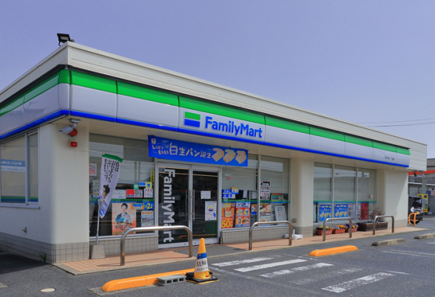 ファミリーマート南手城一丁目店