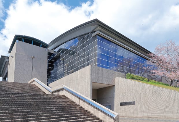 東広島市立中央図書館
