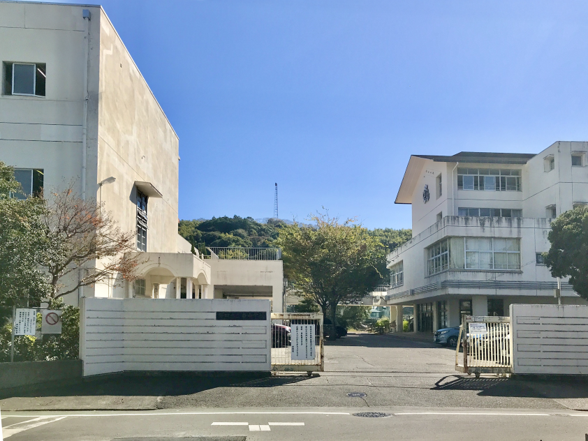 東中学校