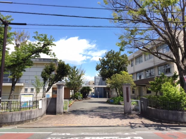 横内小学校
