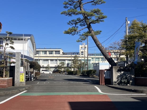 青島小学校