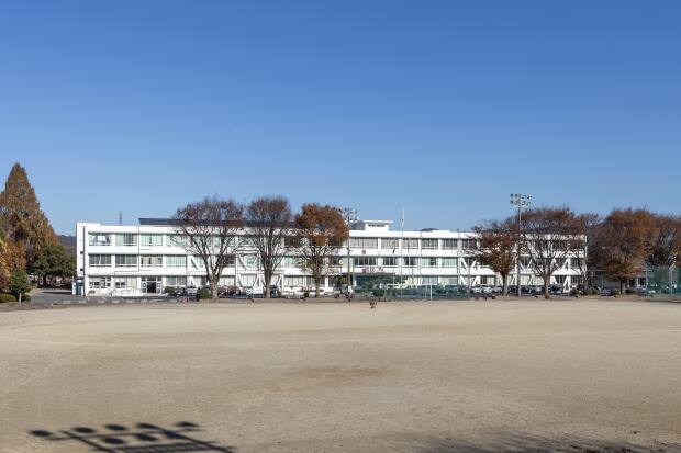 那加中学校