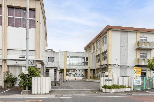 三里小学校