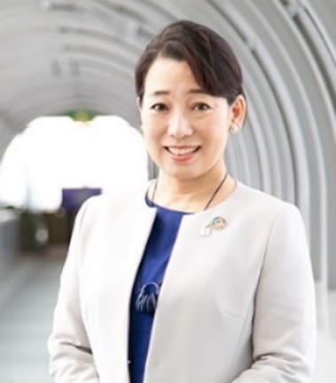 河﨑由美子