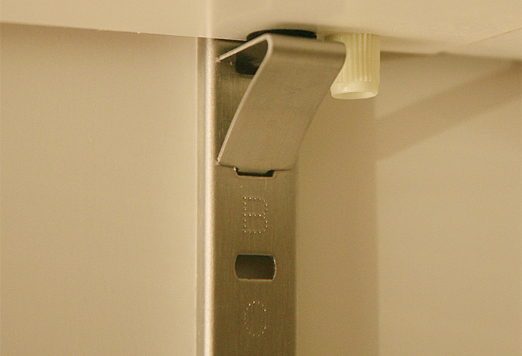 可動棚の落下防止 画像