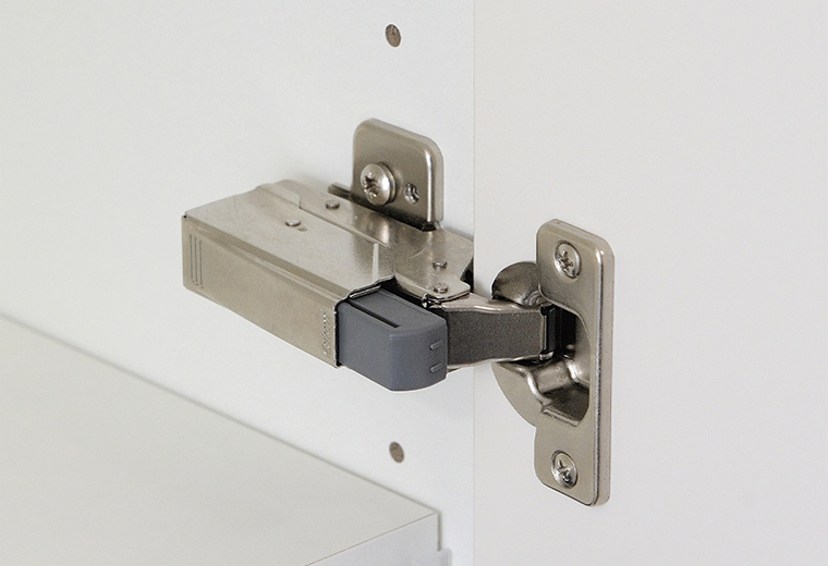 クロゼットの開き戸はソフトクローズ機構付 画像