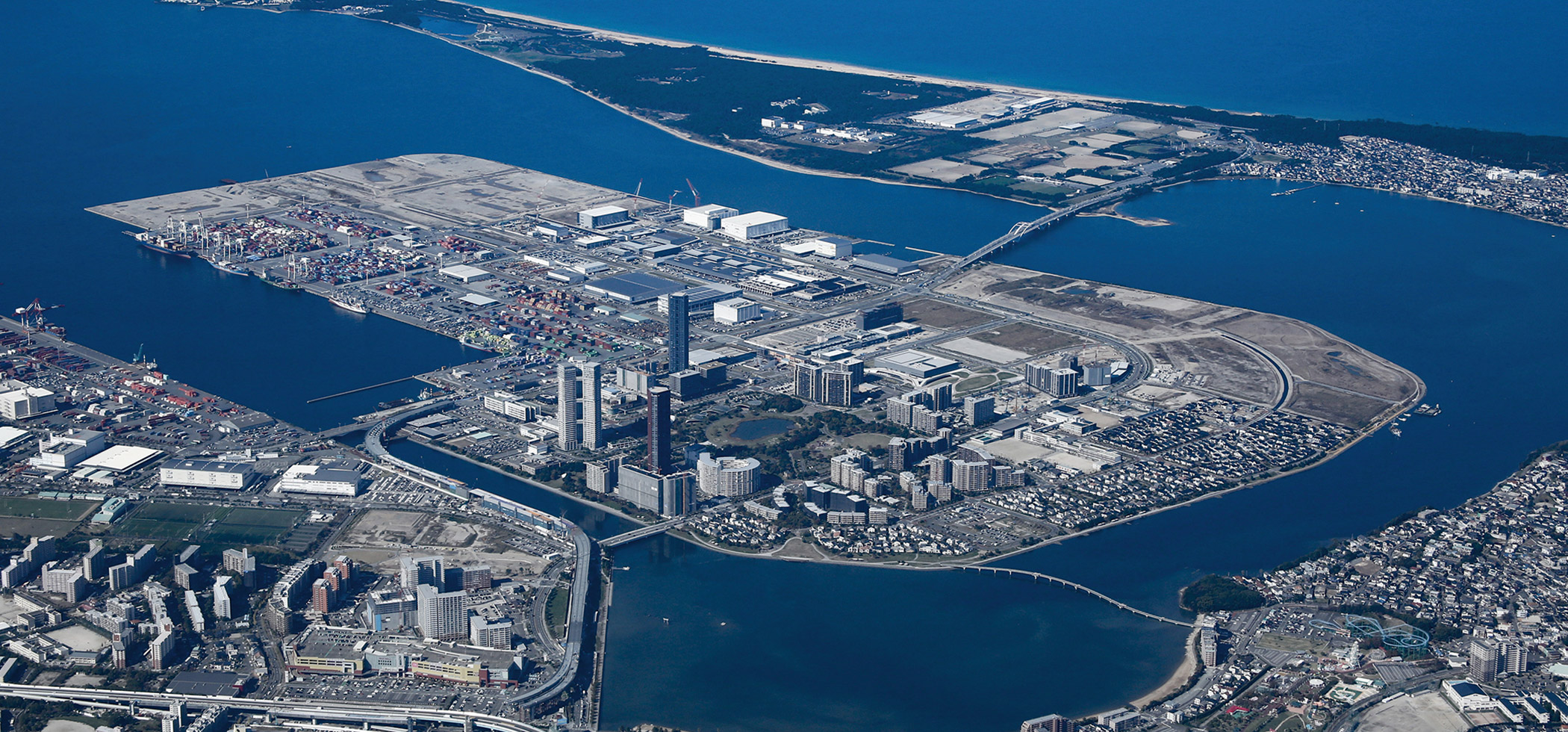 Provided by: Fukuoka City Port and Airport Bureau (photographed in November 2019)