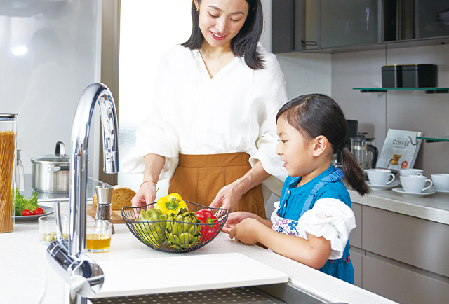 料理する親子イメージ