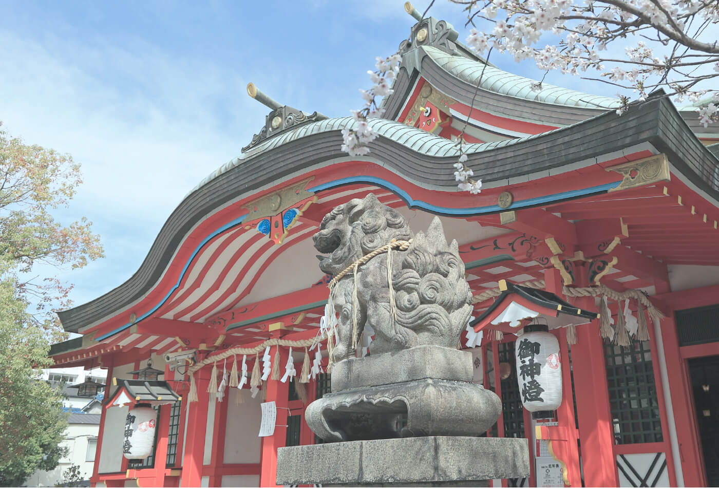 玉造稲荷神社／徒歩3分（約180m）