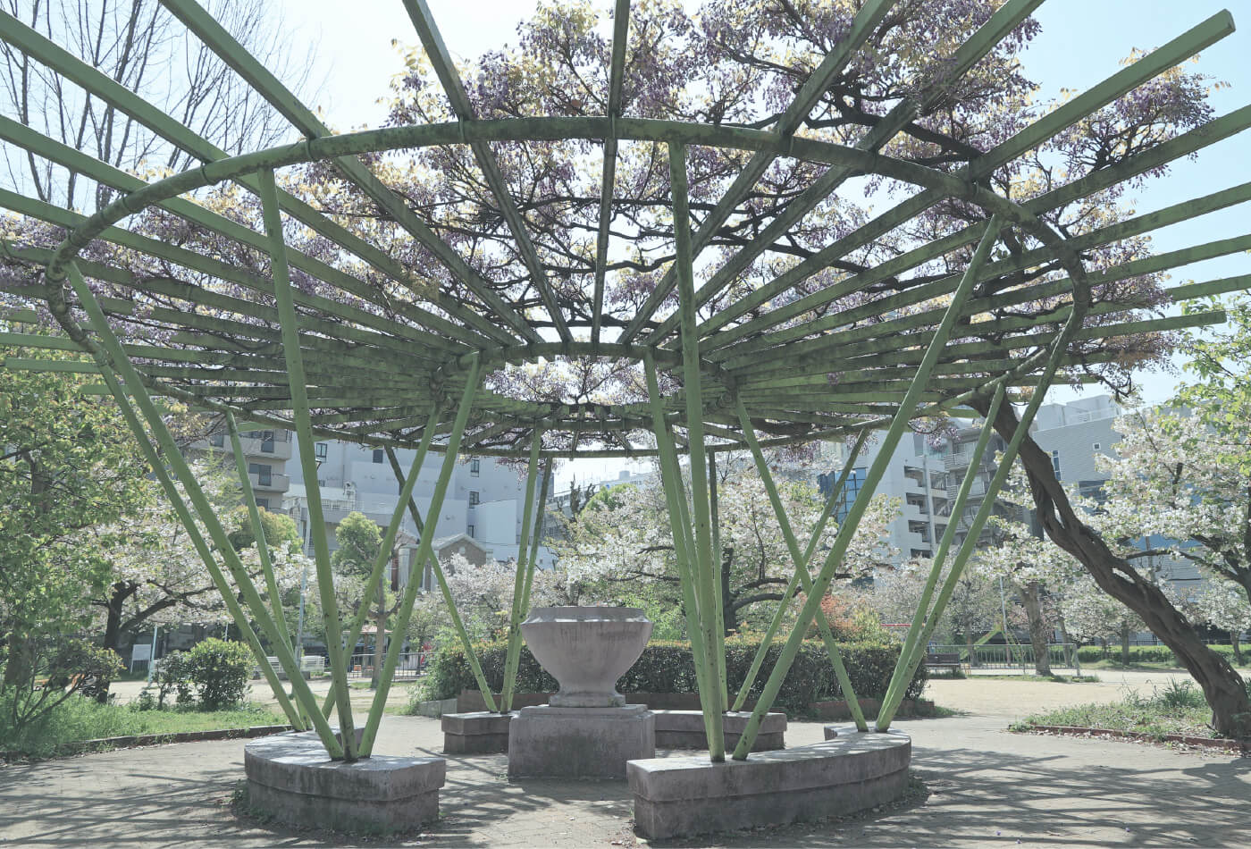 城南公園／徒歩3分（約240m）