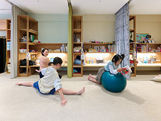 家族の気配を感じながら一人ひとりの“居場所”をつくる。