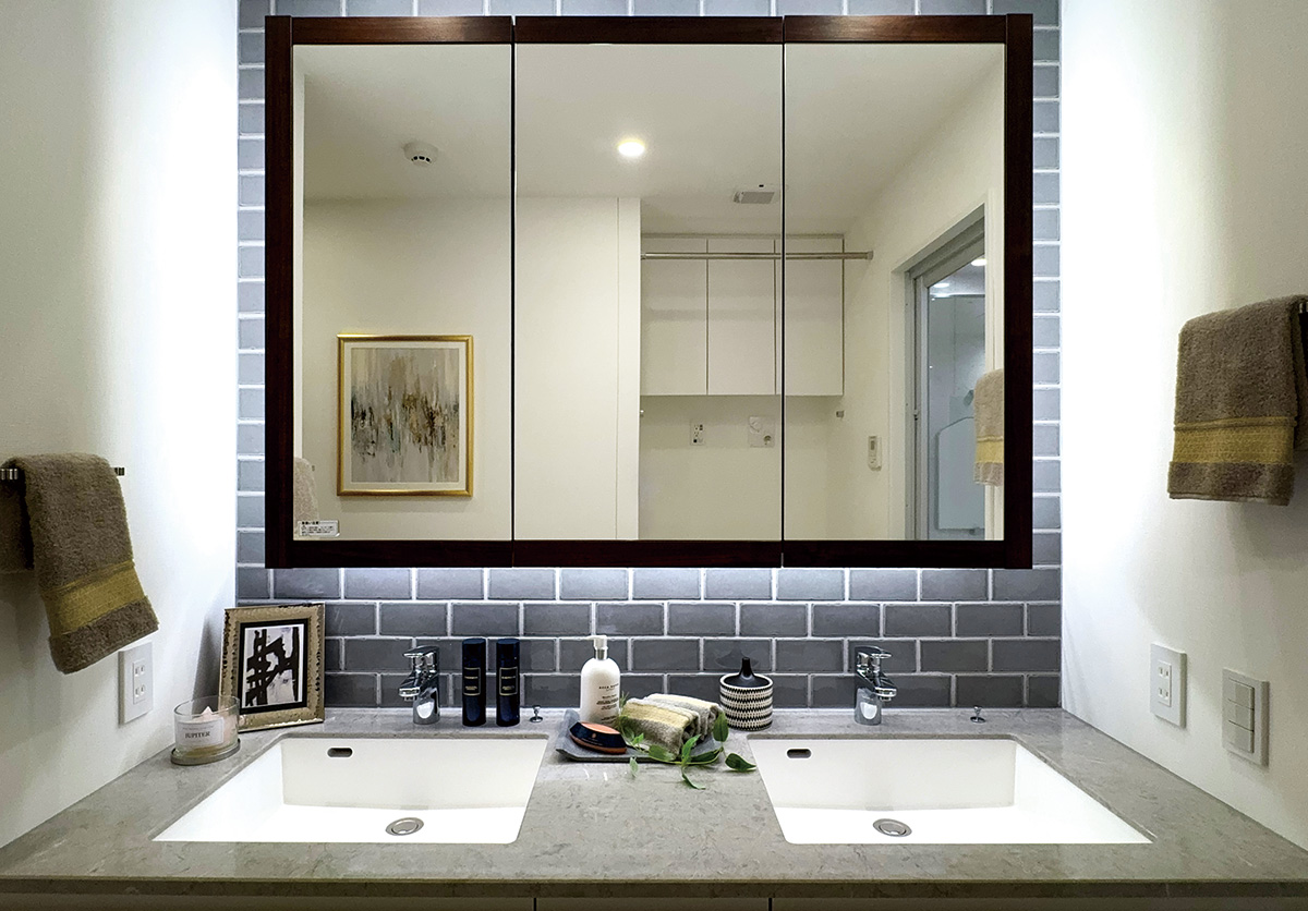 POWDER ROOM