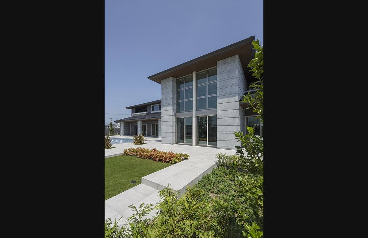 気品豊かに、非日常の美を叶えるスライド03