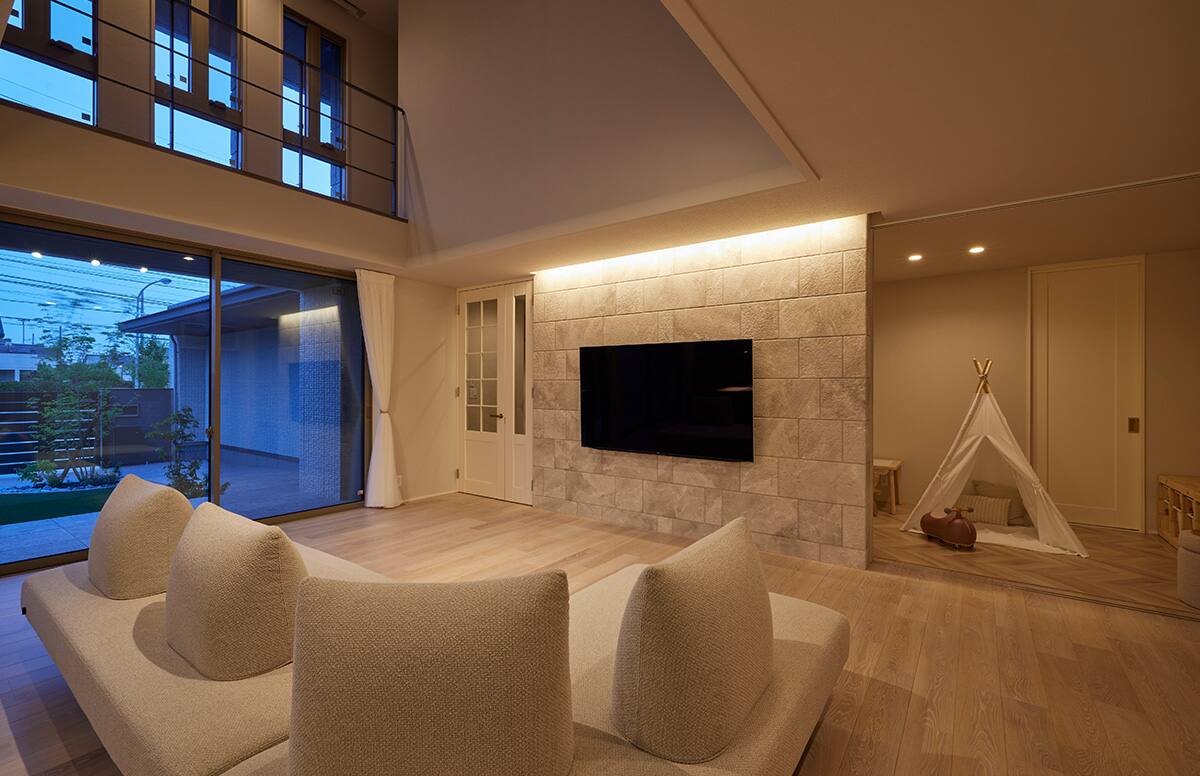 ガレージと中庭がもたらす落ち着きのある暮らし03