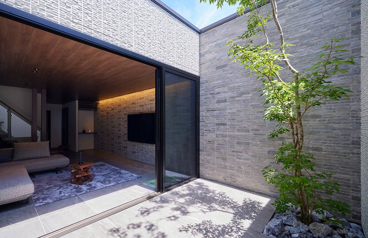 中庭の家03