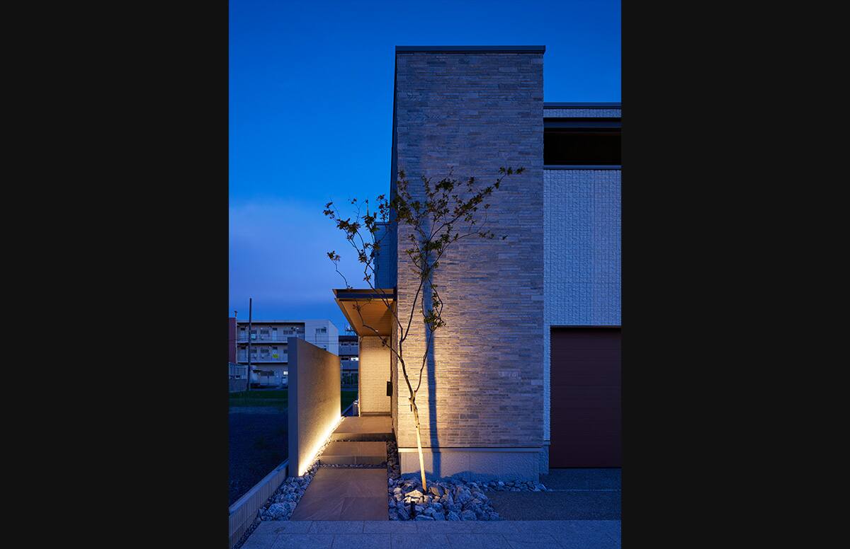 中庭の家スライド02