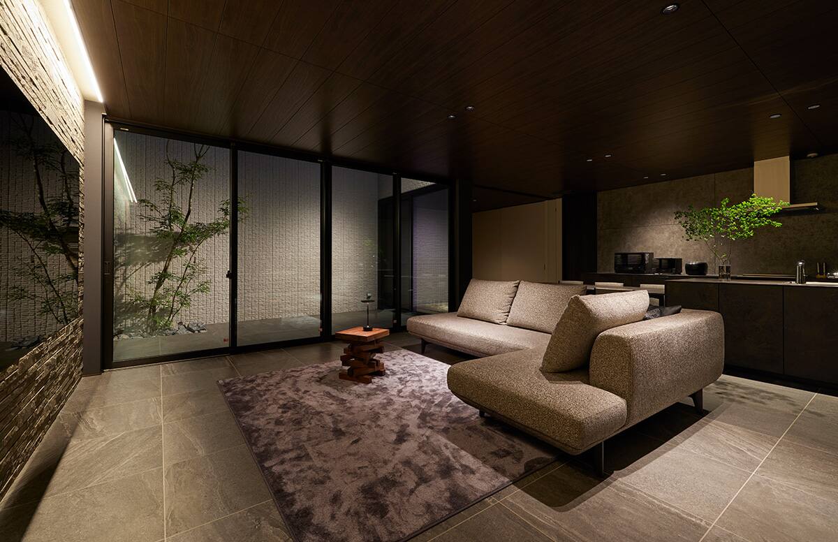 中庭の家スライド03