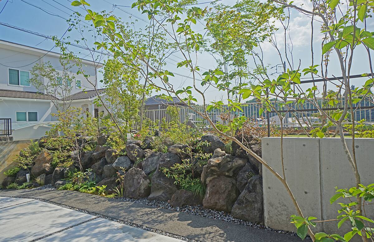高台にある磐の家04