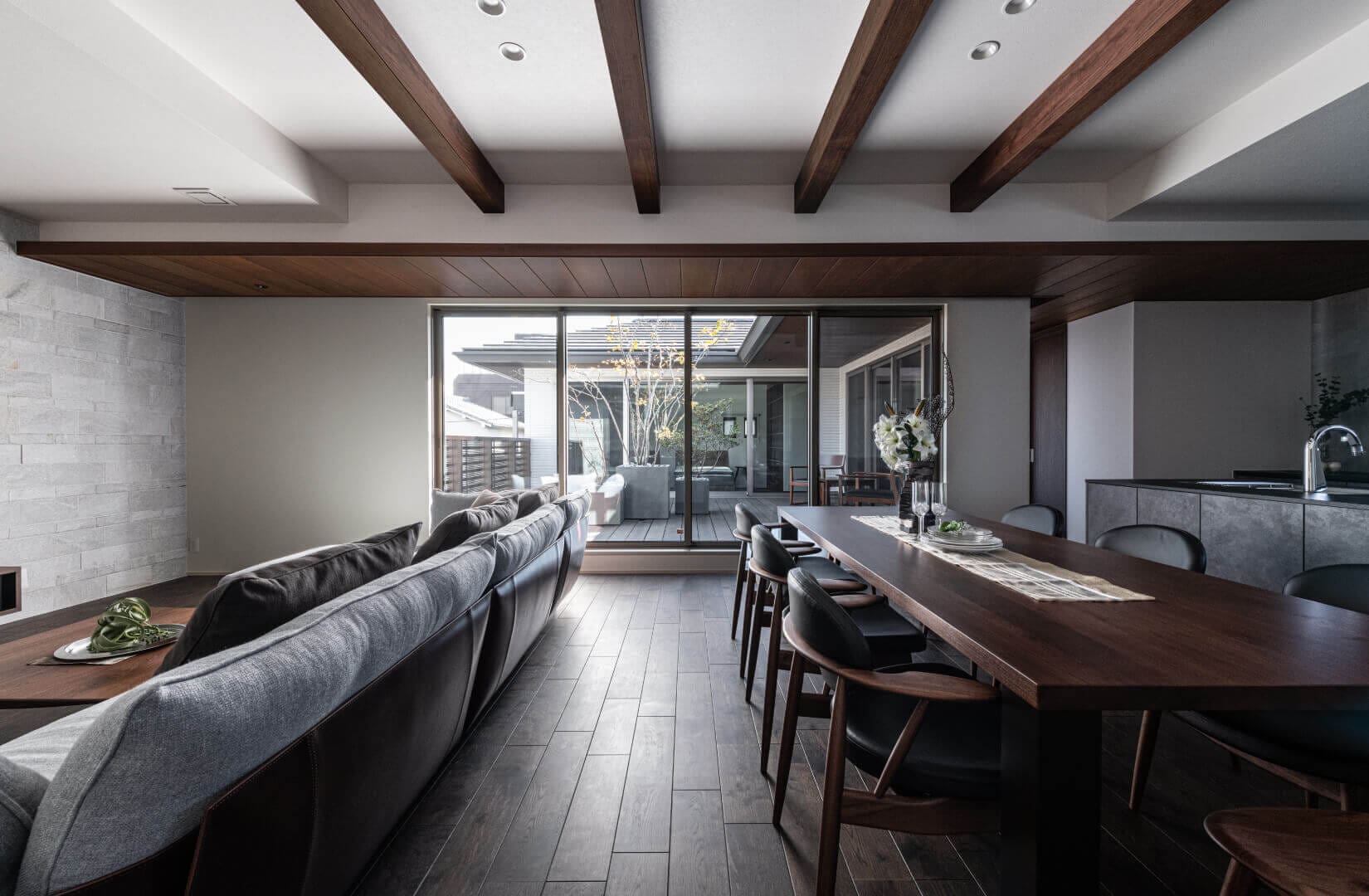 理想の職住空間を叶えた邸