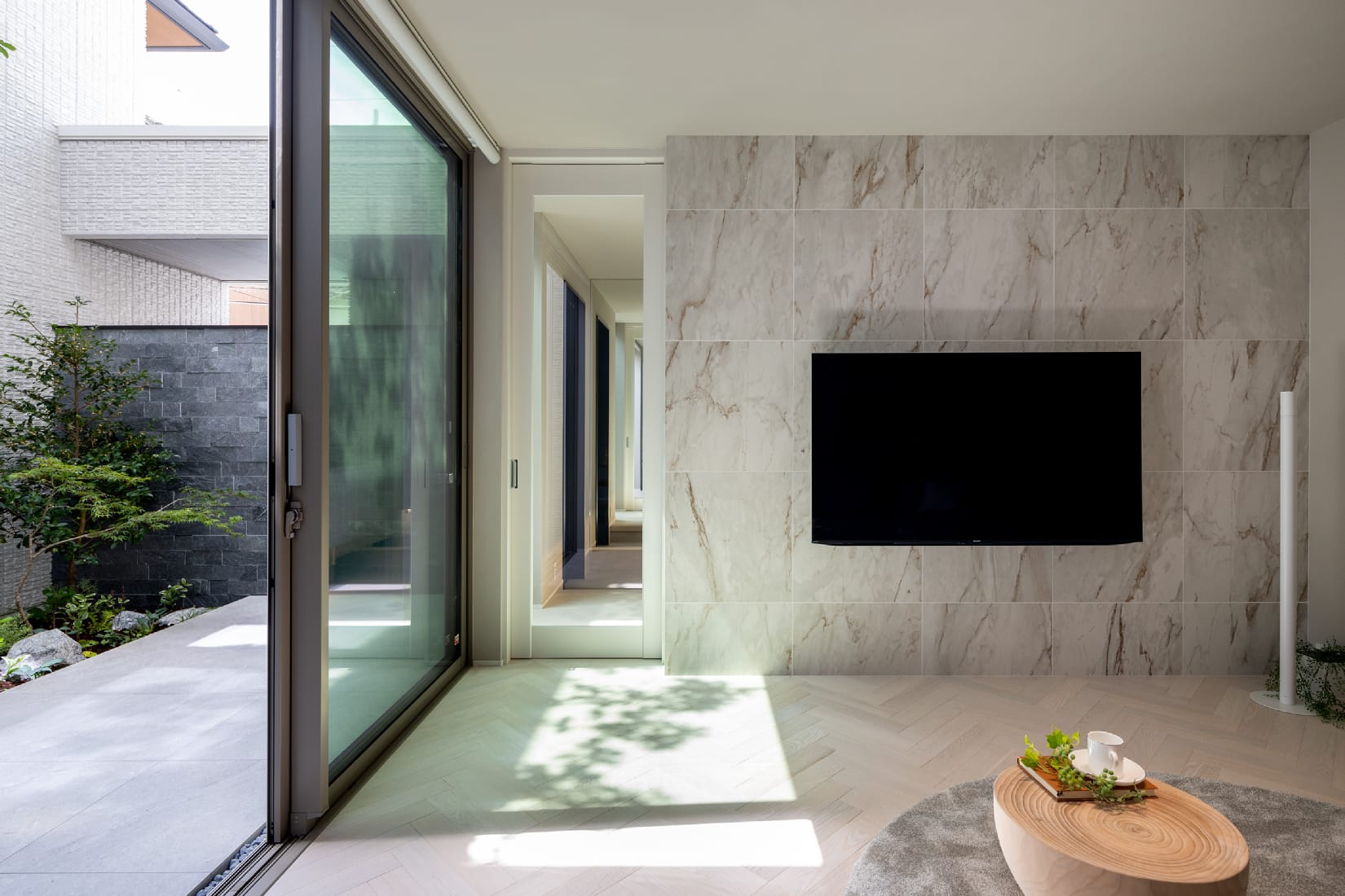 光と音が共鳴する邸宅