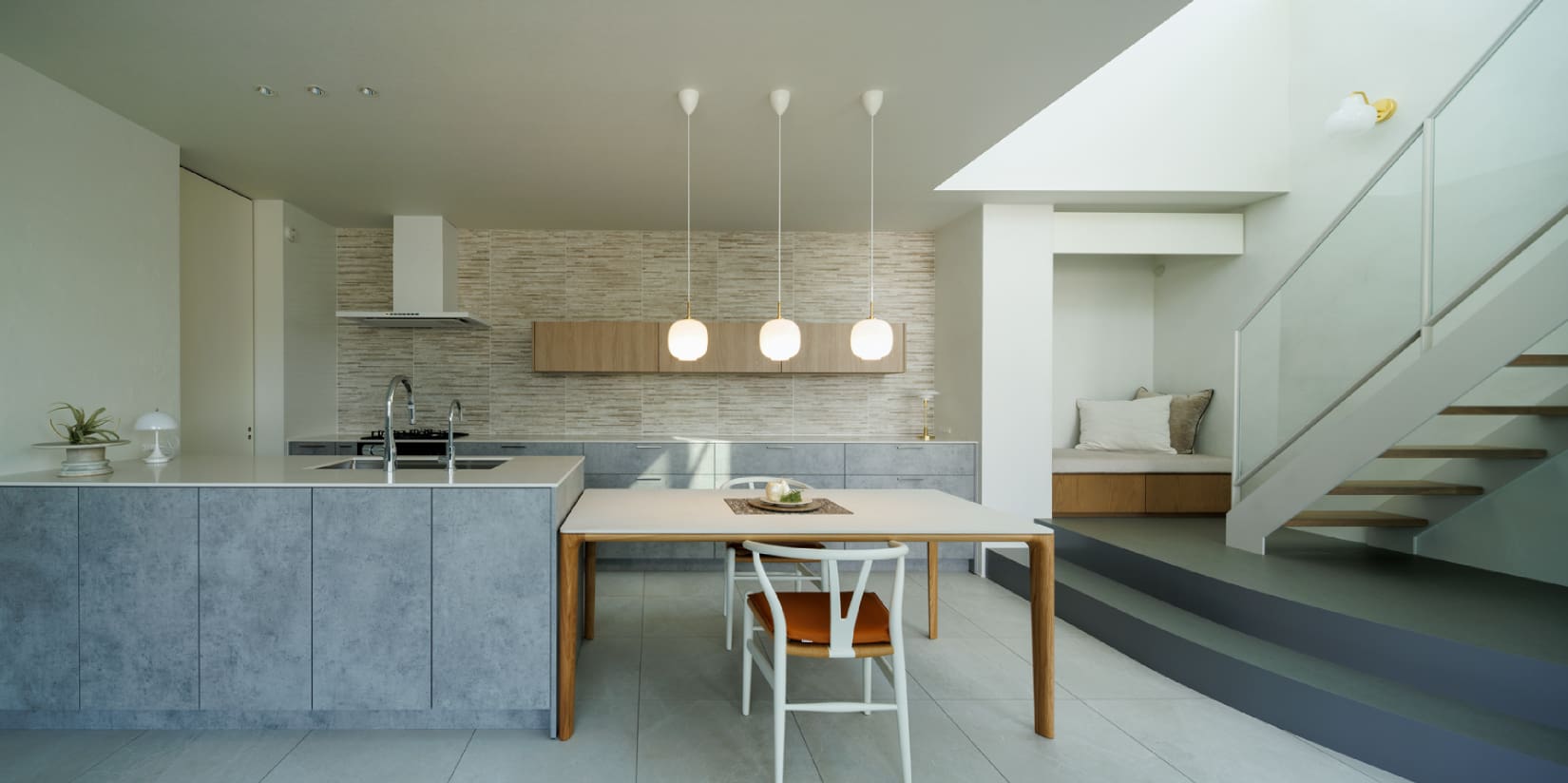 空に近づく北欧の邸宅