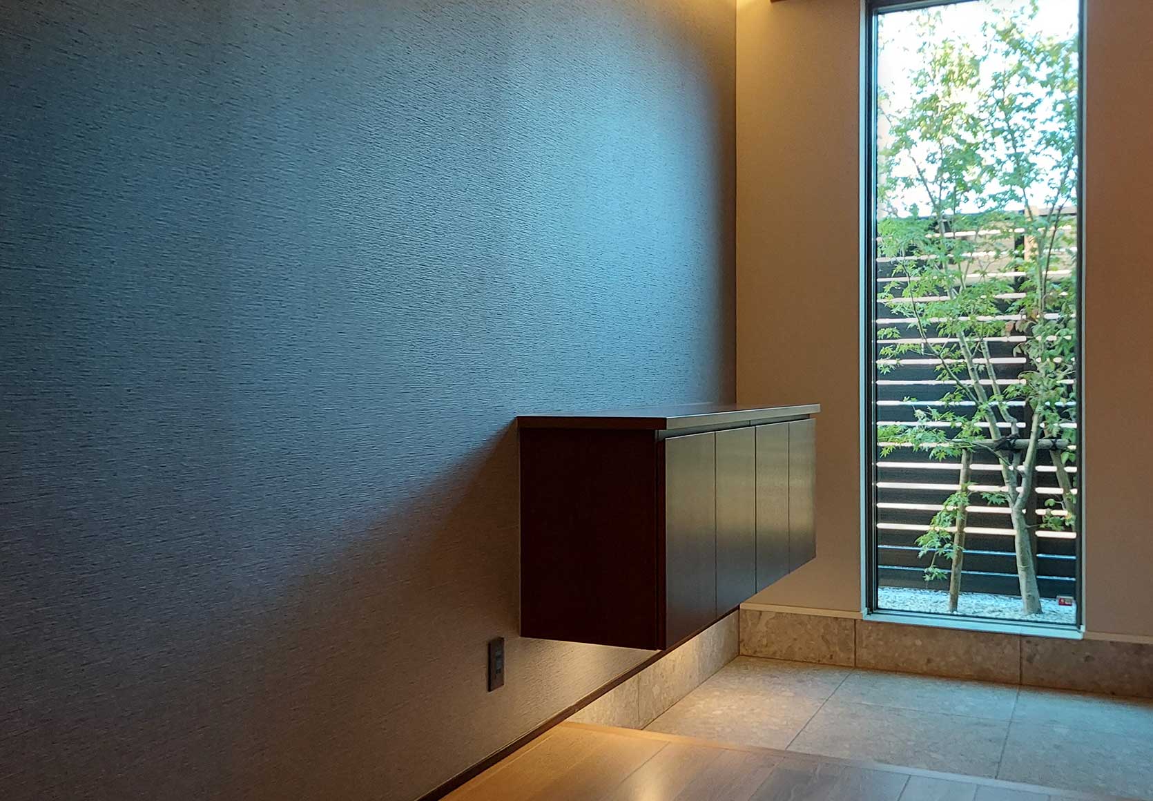 ウチとソトが繋がる邸宅の佇まい